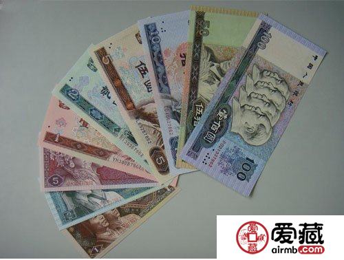 网购四版币，谨防水洗翻新假钞