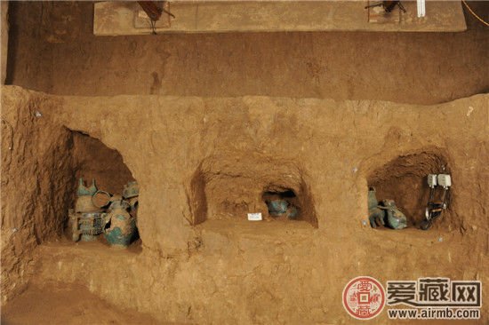 考古发现:宝鸡石鼓山西周墓地挖出大量青铜器