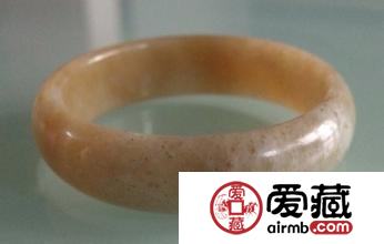 玉镯佩戴之功效和讲究