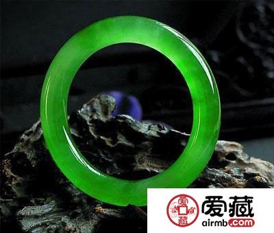你知道翡翠手镯的保养吗