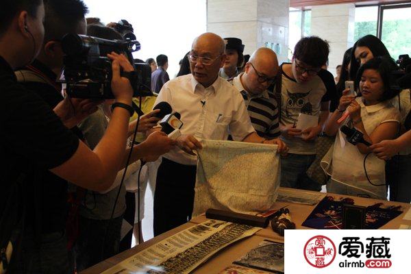 美籍华人收藏家将358件二战美军实物捐赠成都