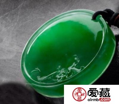 翡翠收藏价值要看“色相”
