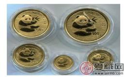 2000年熊猫金币套装为藏家普遍看好