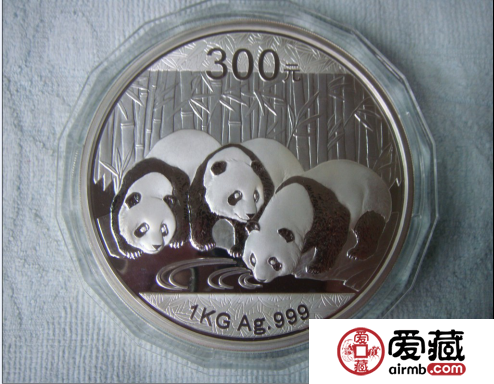 关于2001年熊猫金银币的鉴别