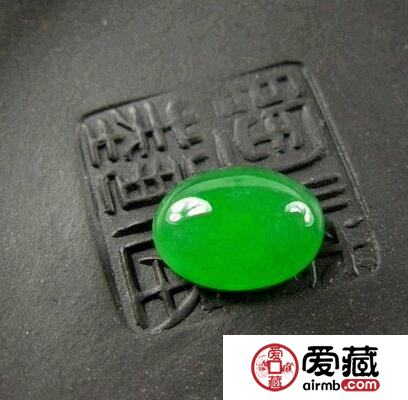 帝王綠翡翠戒面的價(jià)格