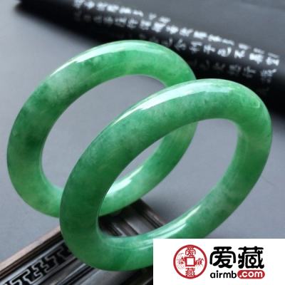 翡翠如何分类看懂翡翠你了解多少？