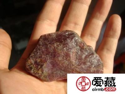 红刚玉