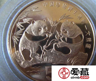 分析熊猫纪念币发行背景