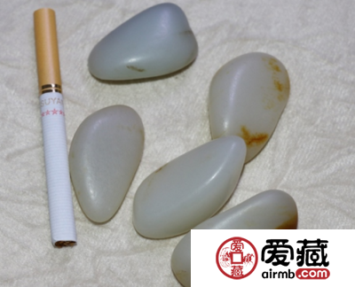 和田玉山料和籽料区别非常明显