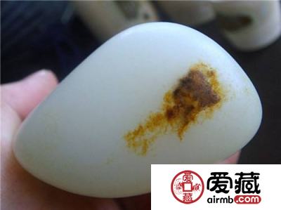 怎样辨别和田玉籽料的真假