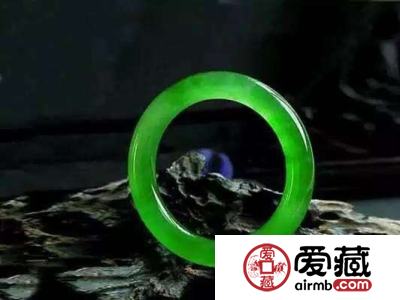 如何鉴别翡翠?