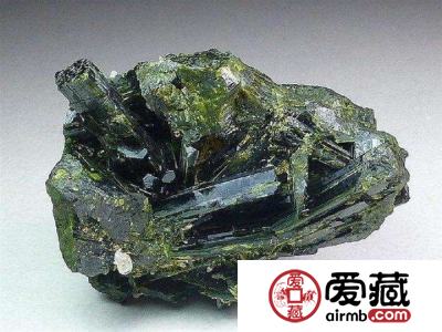 如何鉴别价值不菲的绿帘石