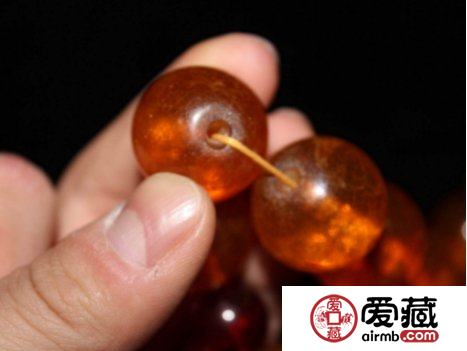 琥珀佛珠老珠子的鑒別