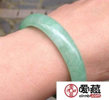 玉镯子价格及图片5000