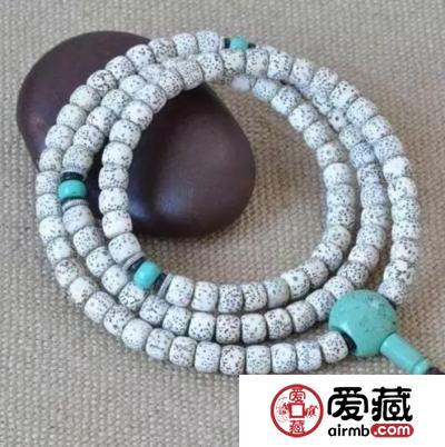 最全的星月菩提子配饰指南 星月搭配饰有哪些