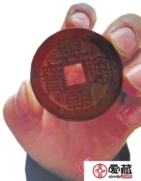 云南村民河道挖古钱币一枚卖3000元 法规:归国家