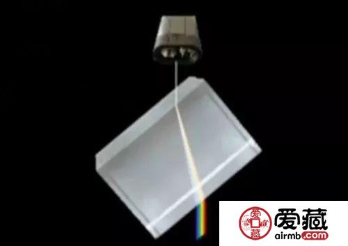 钻石为什么会产生火彩？火彩也能快速判断真假？