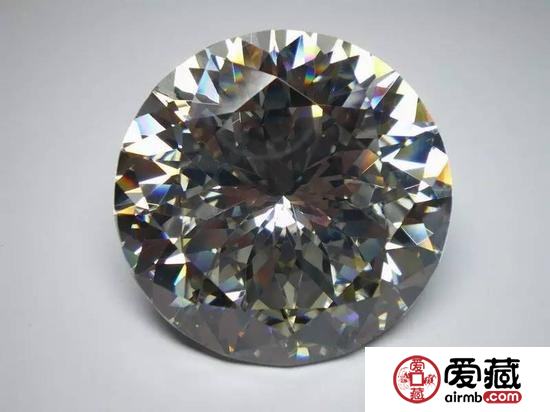 钻石为什么会产生火彩？火彩也能快速判断真假？