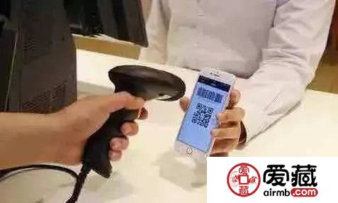 新朝钱币 “国宝金匮直万”，存世仅剩两枚半