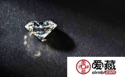 三招教你搞定真假钻石