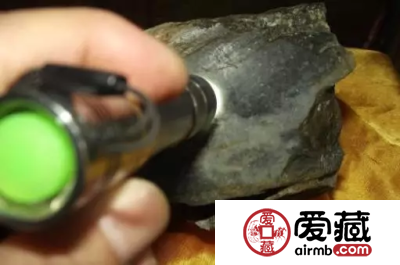 “乌鸡种”翡翠能否成为下一个“热点”？