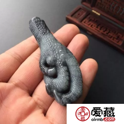 “乌鸡种”翡翠能否成为下一个“热点”？