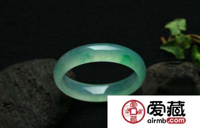 翡翠和玉哪个养人