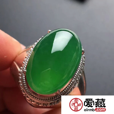 翡翠戒指应该怎么样挑选?