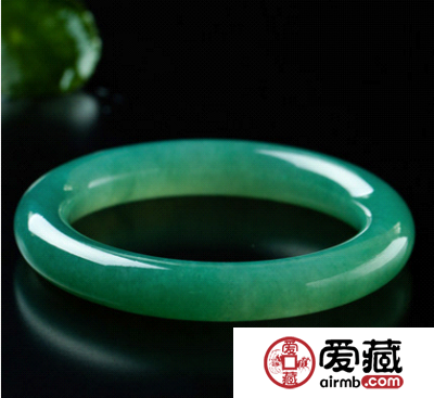 翡翠手镯价格多少？翡翠手镯为何那么贵？