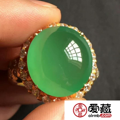 如何挑选翡翠戒面?A货翡翠戒面的形状和尺寸重要吗?