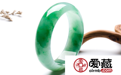 网购翡翠有哪些需要注意的地方?