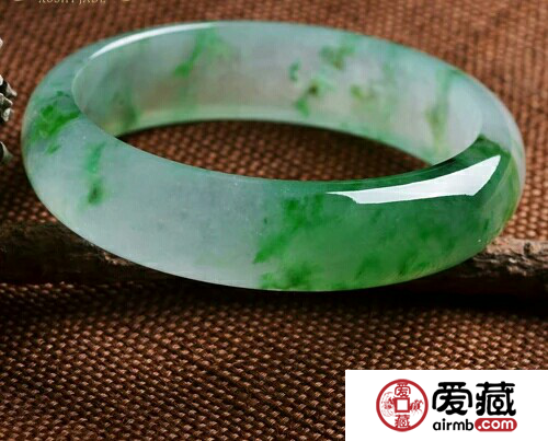 怎么样买翡翠更省钱？翡翠选购省钱妙招