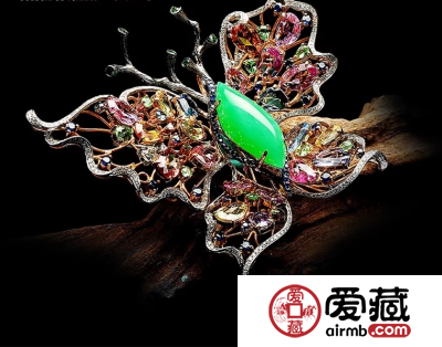 如何挑选好的翡翠胸针？有哪些购买技巧