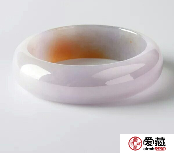 什么顏色的翡翠更有價(jià)值？翡翠顏色對價(jià)值的影響分析