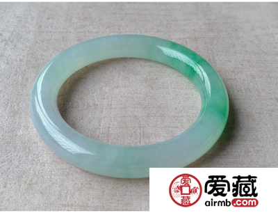 大家帮我鉴定翡翠