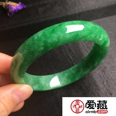 冰糯种翡翠手镯鉴定