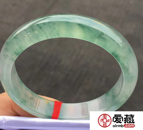 如何选购翡翠？翡翠选购有哪些关键？