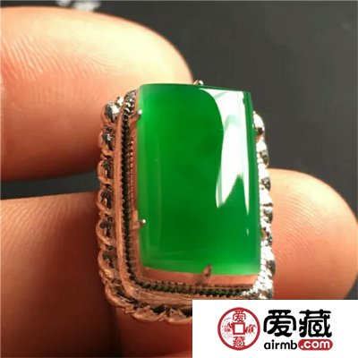 如何在翡翠中做冰糯种翡翠鉴定