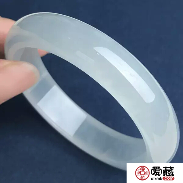 怎样养翡翠手镯
