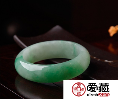 翡翠手镯冰种鉴定技巧