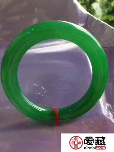 翡翠应如何保养和清洁？