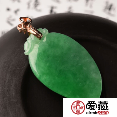 翡翠手镯的鉴别方式有哪些？