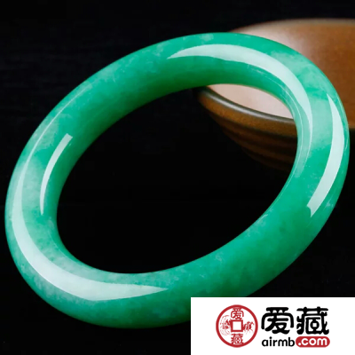 翡翠手镯怎样鉴别？鉴别技巧有哪些