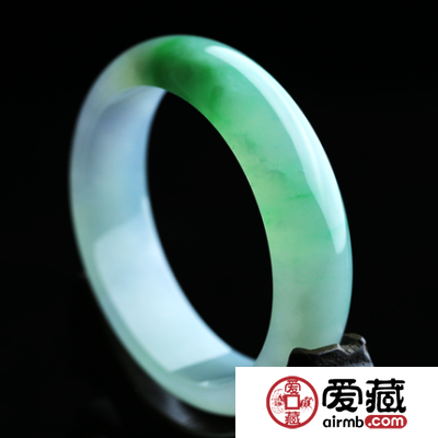 翡翠玉镯怎么鉴别
