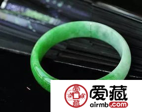 如何鉴别其是否为c类翡翠手镯？