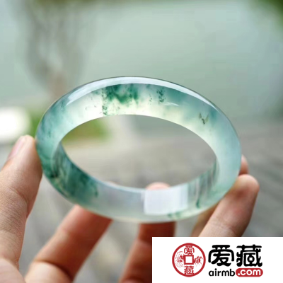 真翡翠手镯价值高吗