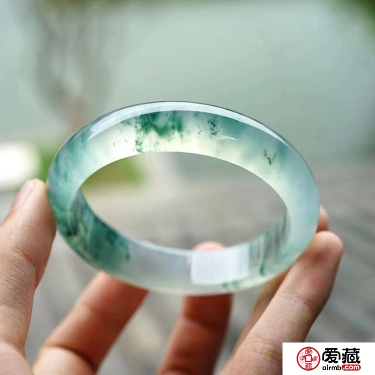 真翡翠手鐲價(jià)值高嗎