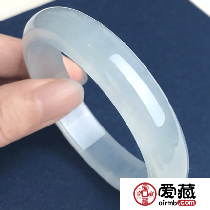 怎样保养冰种顶级翡翠手镯？