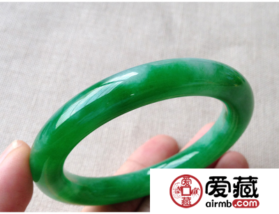 冰糯种白翡翠手镯制作工序有哪些