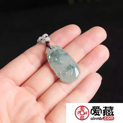 冰糯种翡翠如意应如何鉴别？